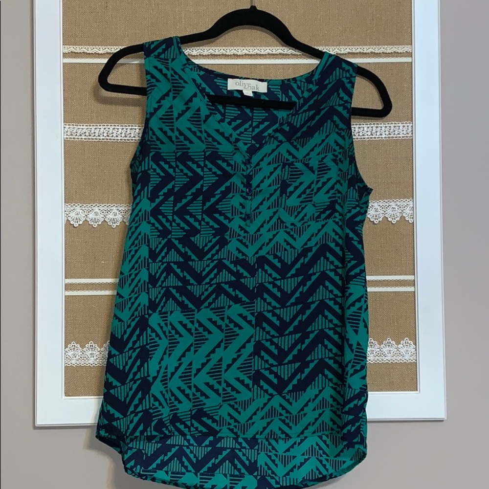 Green/navy sleeveless top